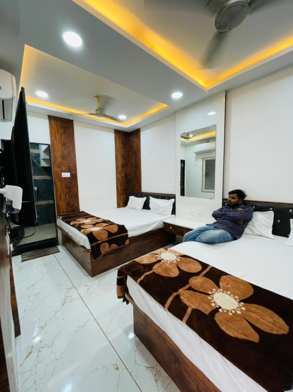 Hotel Shree Shyam Sharnam Godarpura ภายนอก รูปภาพ