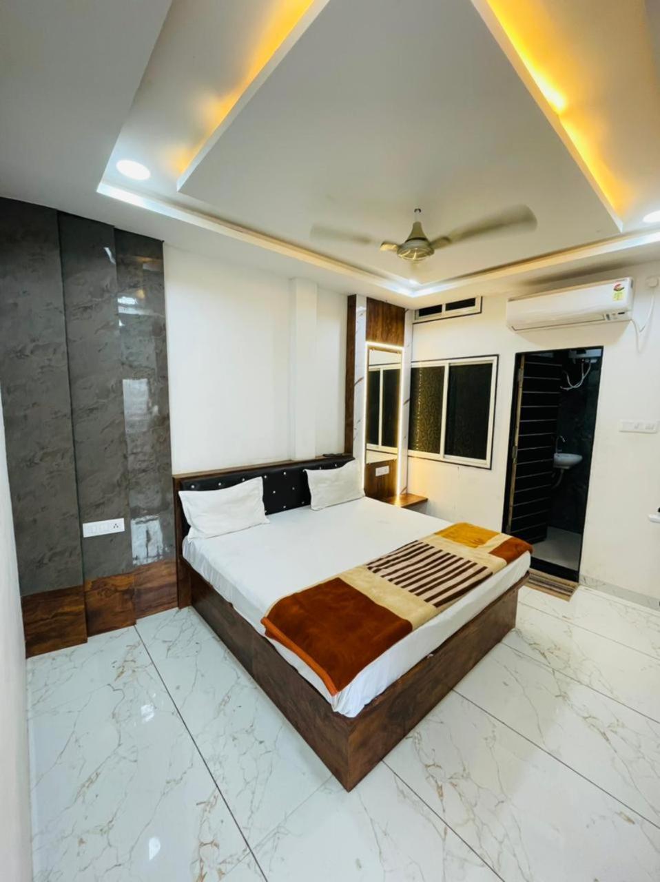Hotel Shree Shyam Sharnam Godarpura ภายนอก รูปภาพ